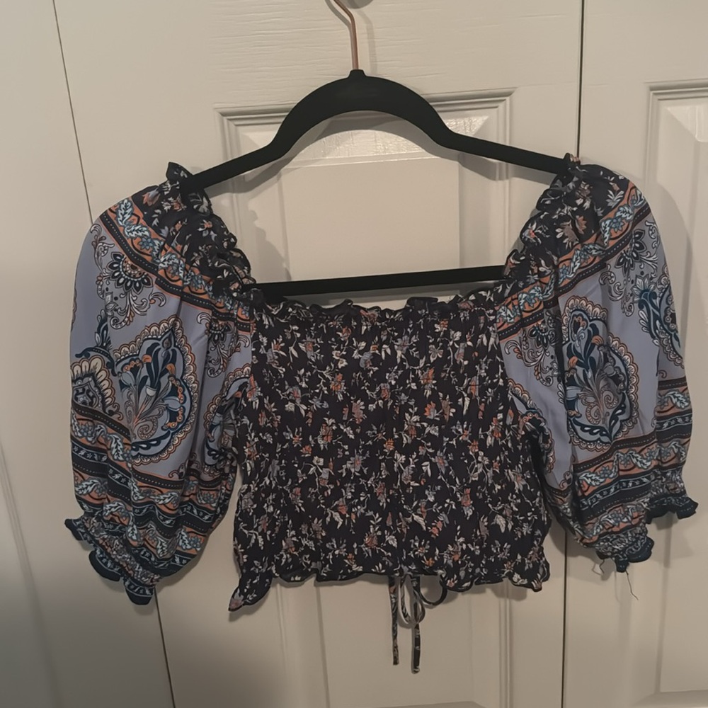 WHO I AM Cropped Patterned Blouse - Picture 2 of 2